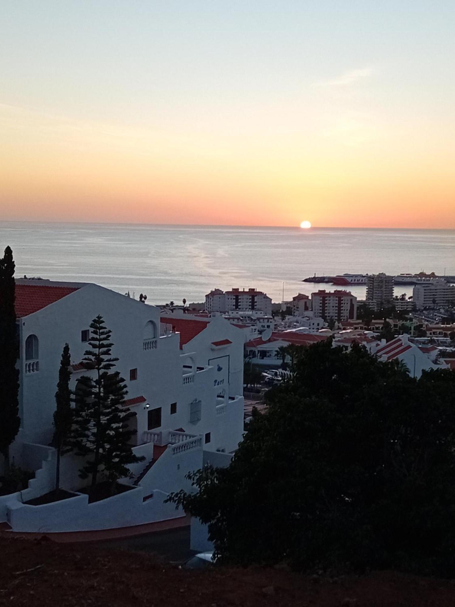 Ocean Dreams Suite Los Cristianos Hill Heated Pool Bagian luar foto